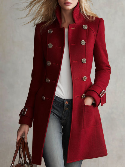 Abrigo rojo retro cruzado con cuello alto