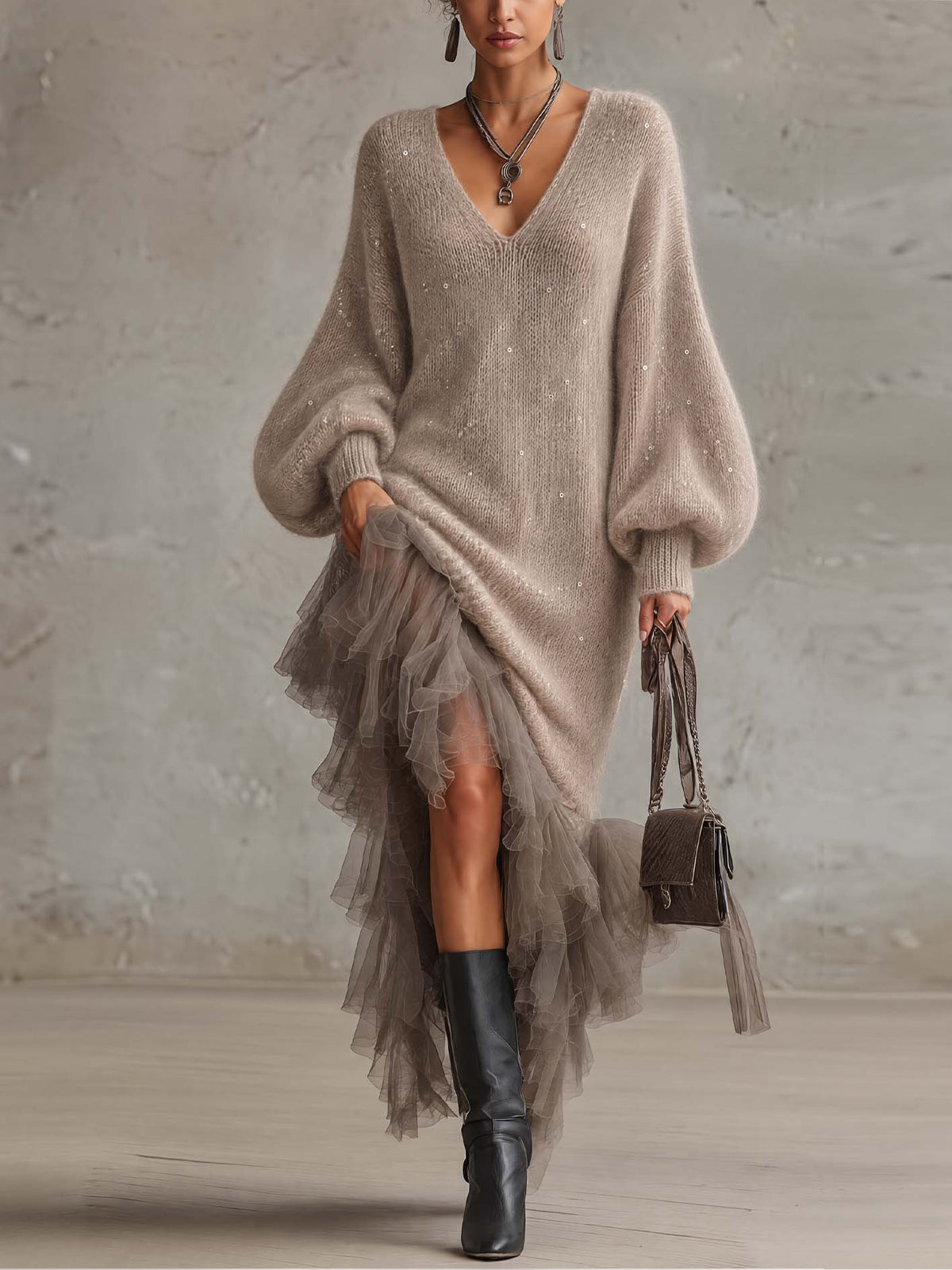 Vestido midi de punto de mohair con lentejuelas en color topo y falda de tul transparente con volantes en capas