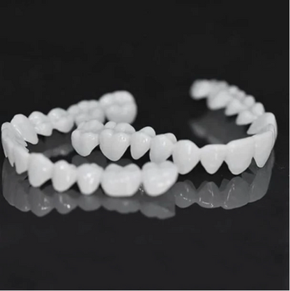 HappySmile™ — Reusable Veneer Set (Top & Bottom)