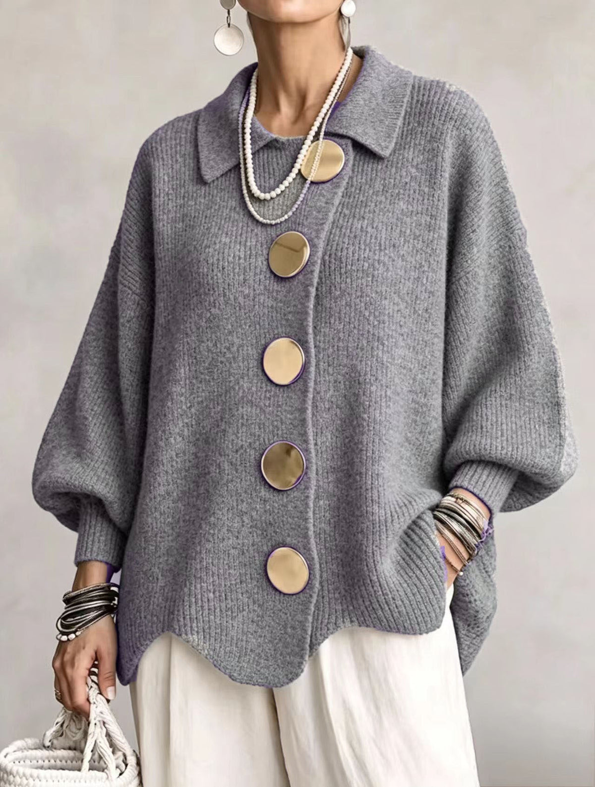 Victoria | Cárdigan oversize con grandes botones dorados
