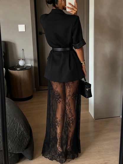 Conjunto negro de blazer de manga corta y vestido largo de encaje floral semitransparente con cinturón