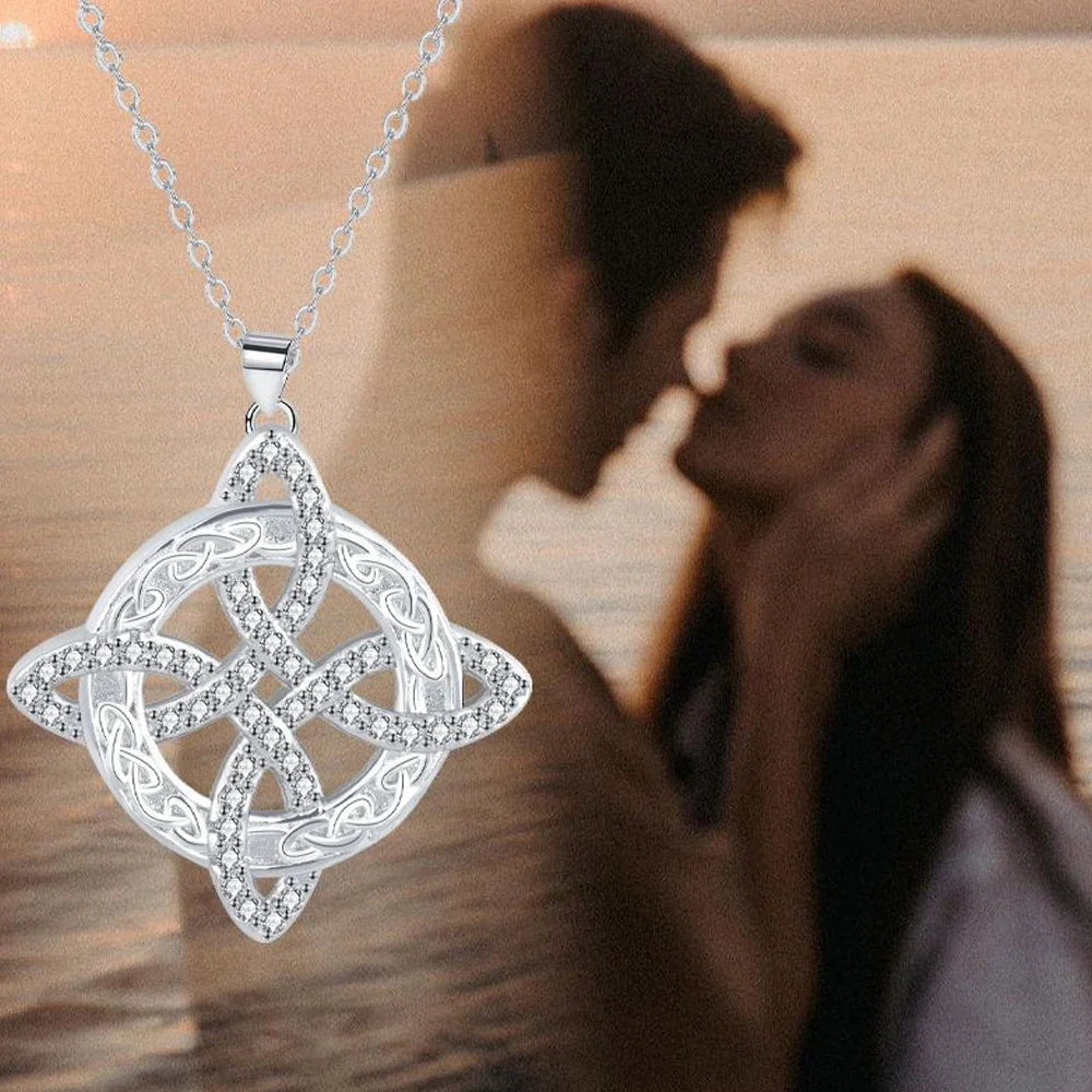 WitchKnot Necklace